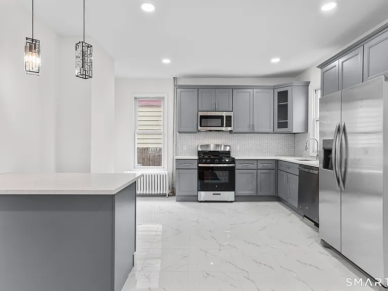 37 Johnson St — Photo 15