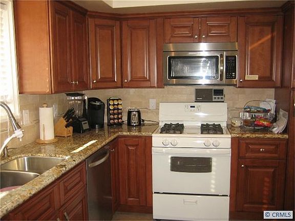 4th image of 20310 Roseton Ave