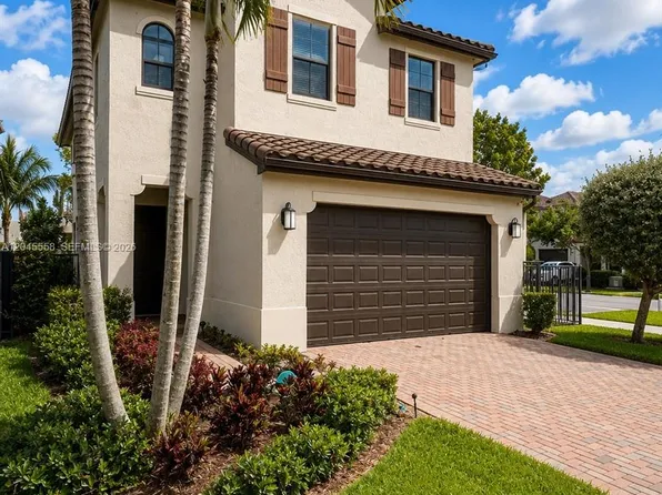 3209 W 98th Pl, Hialeah, FL 33018