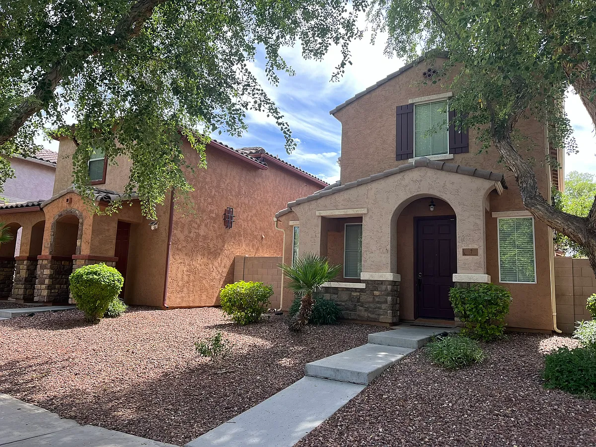 Building Photo - 7 N 88th Dr