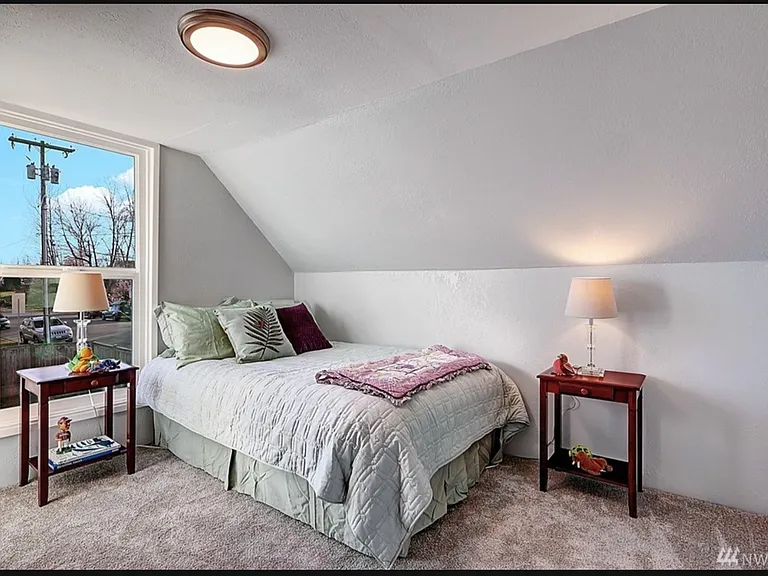 105 S Tobin St — Photo 8