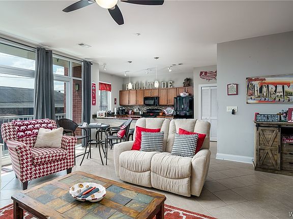 2nd image of 1510 9th St Unit 100