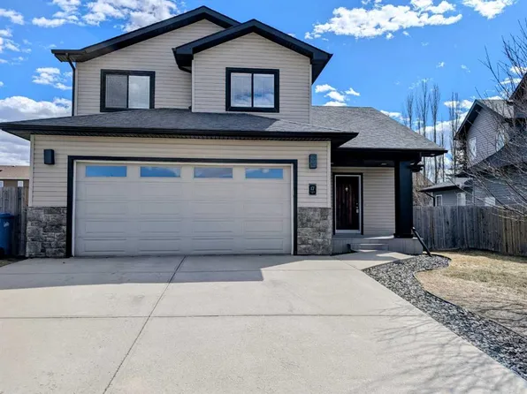 17 N Skara Brae Close, Carstairs, AB T0M 0N0