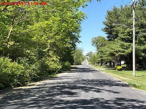 Exterior Neighborhood (street photo)