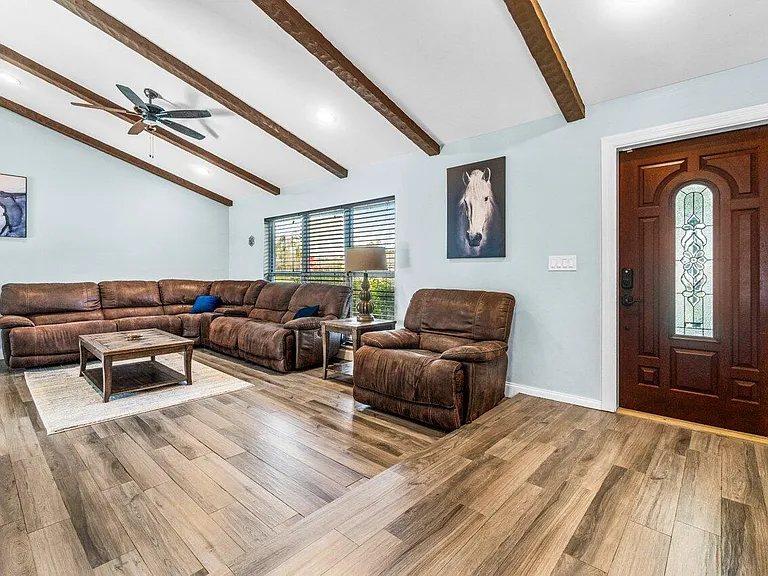 1352 Wyndcliff Dr — Photo 3