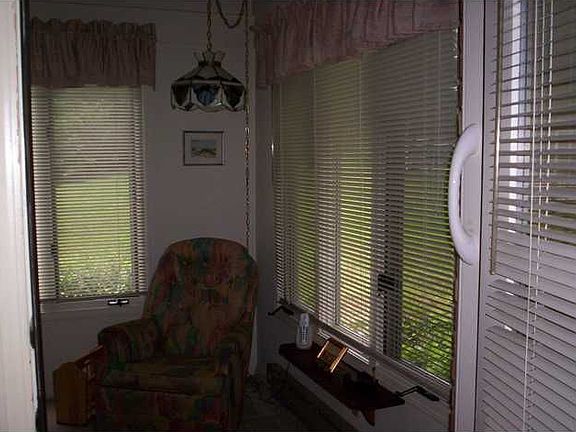 4th image of 1658 Cloister Dr