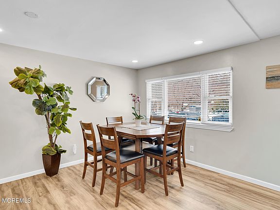 4th image of 932 Harrison Road