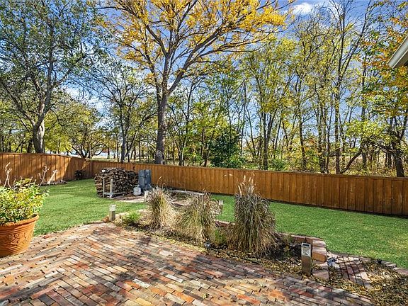 3rd image of 3517 Cottonwood Springs Dr