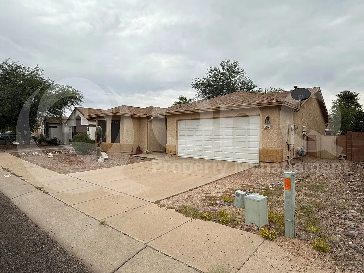 3 bed, 2.0 bath, 1215 sqft, $1,749 — Photo 4