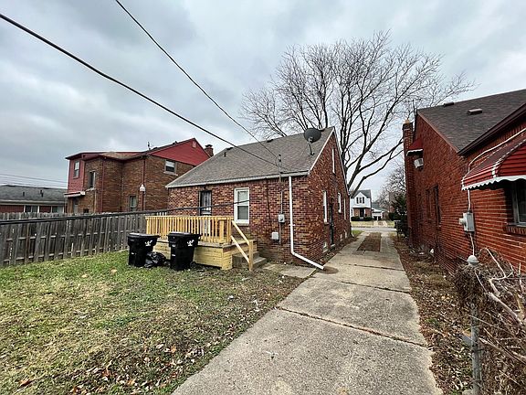 3rd image of 13903 Bringard Dr
