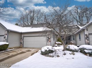2308 Golden Pond, Fenton, MI 48430