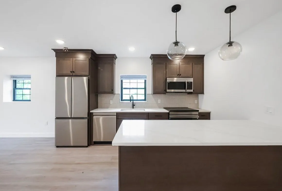 1 bed, 700 sqft, $1,950 — Photo 1