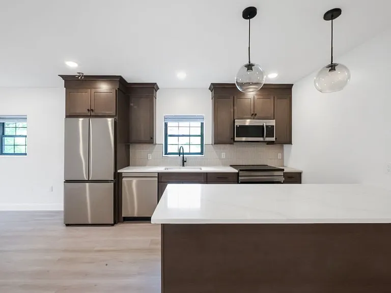 126 Adelaide Ave #B02 — Photo 1