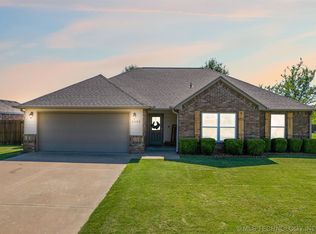 2503 Highwood Pl, Claremore, OK 74017