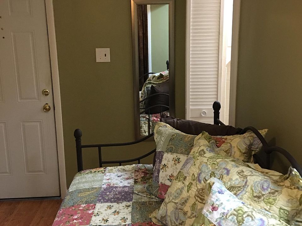 Room/ Bed/Living