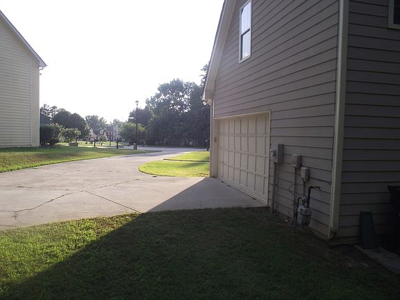 4th image of 779 Teal Ct