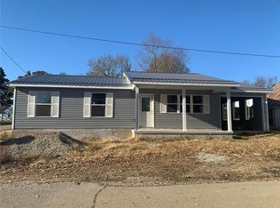 1300 Center St, Bismarck, MO 63624