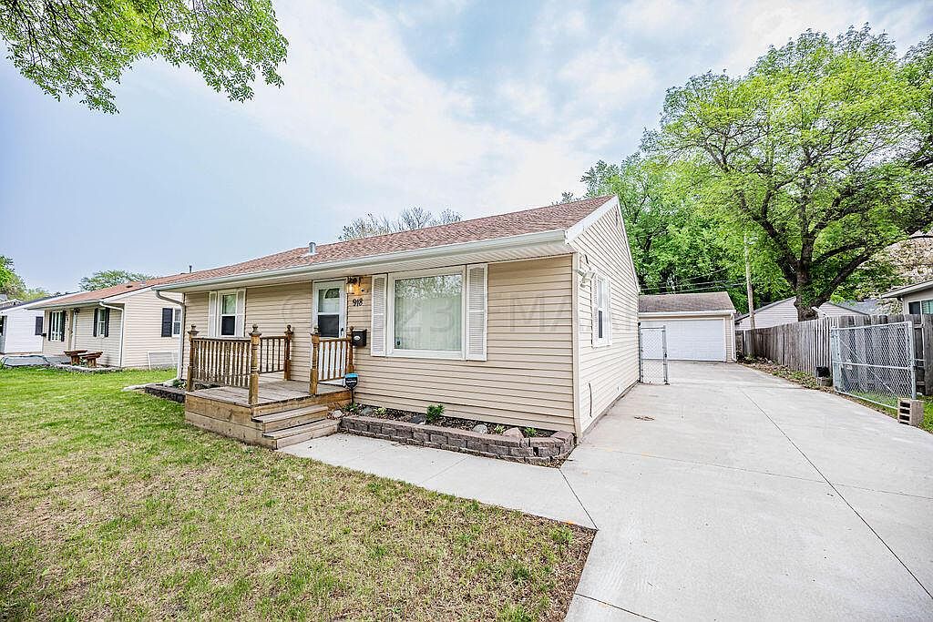 918 21st St S, Fargo, ND 58103 Zillow