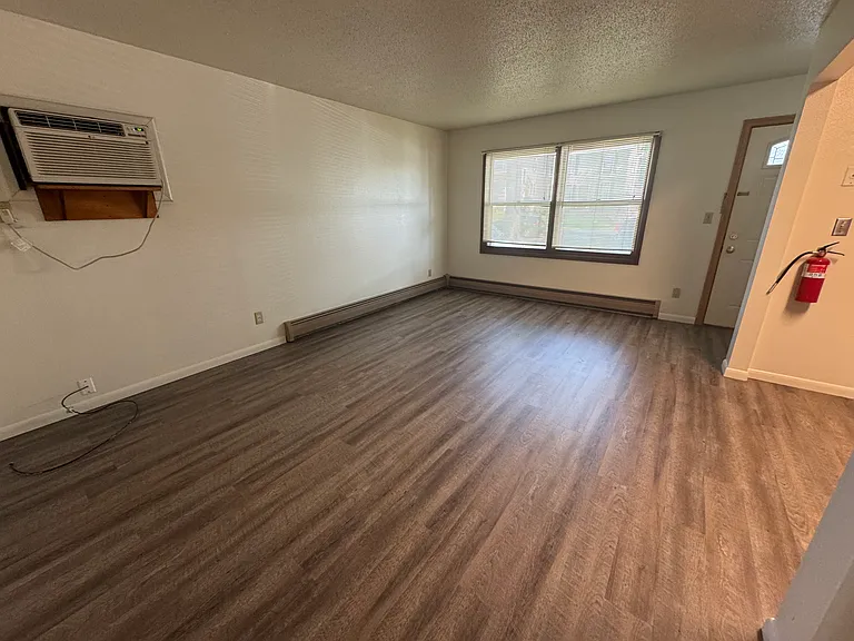 429 N Gilbert St — Photo 13