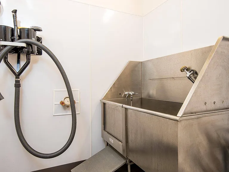 Central Eastside | Pet Washing Station