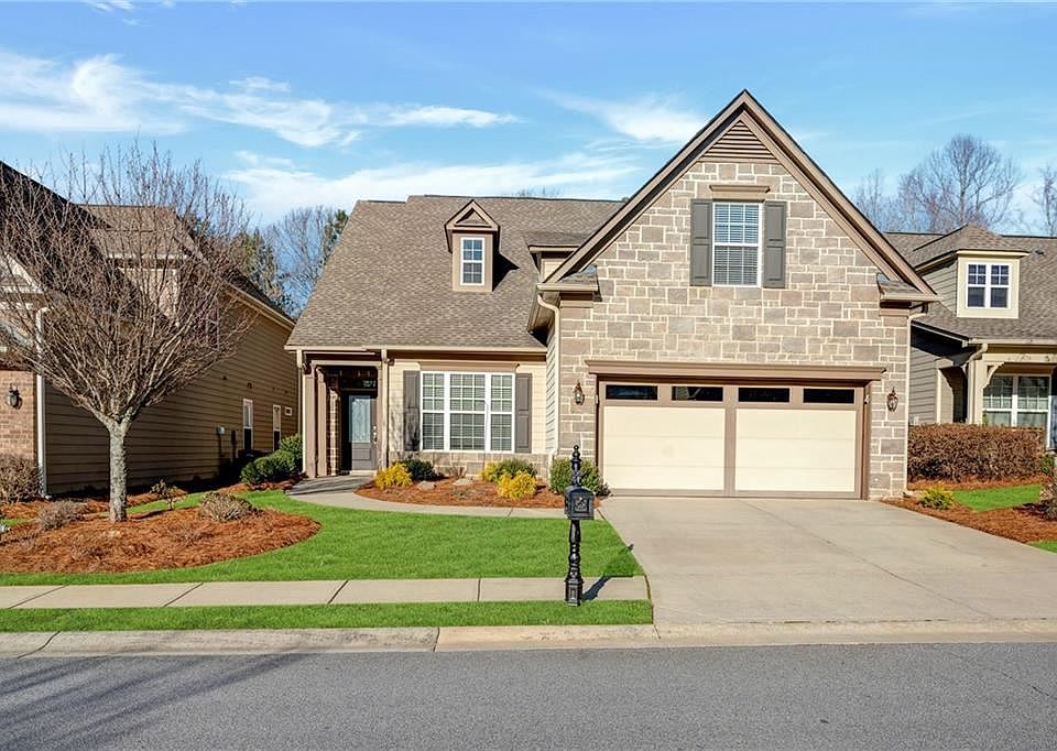 1st image of 3704 Majestic Oak Dr SW
