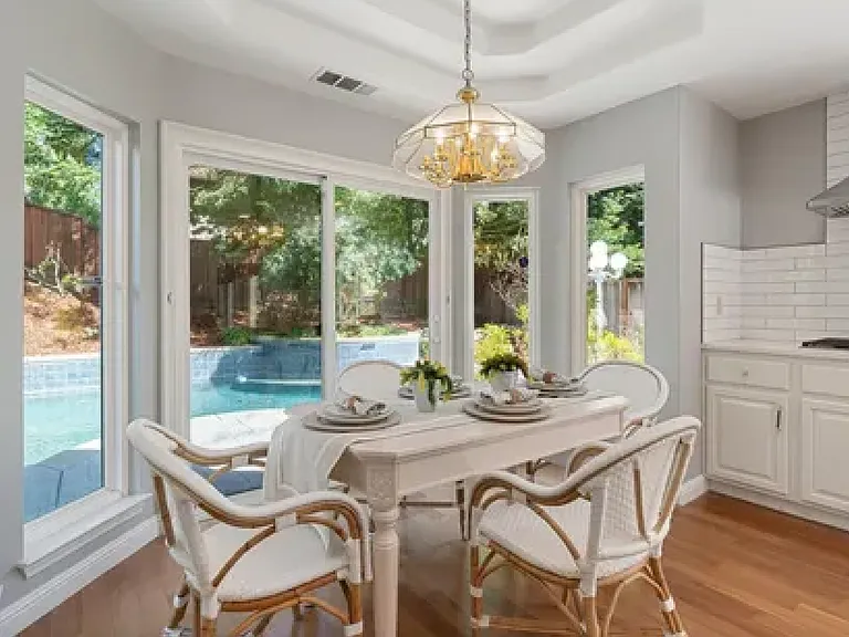 Breakfast nook