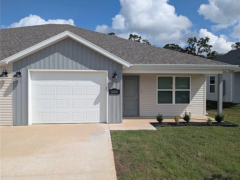 6609 NW Altus St — Photo 3