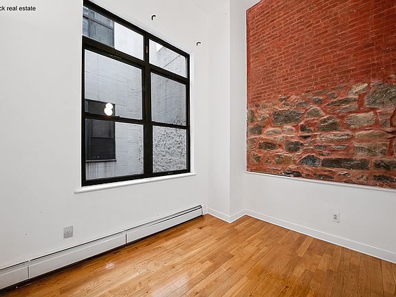 4th image of 305 Bergen St APT 2C