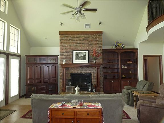4th image of 14731 Clair Ct W