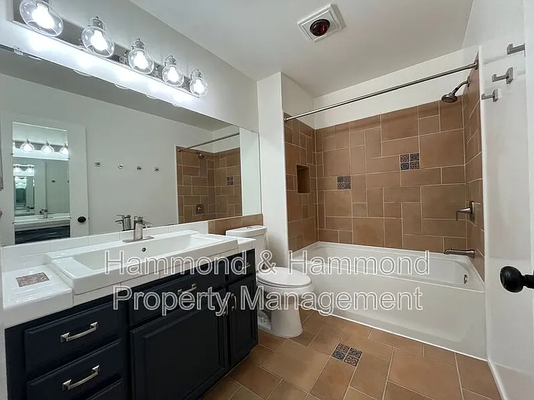 6825 Alabama Ave #310 — Photo 7