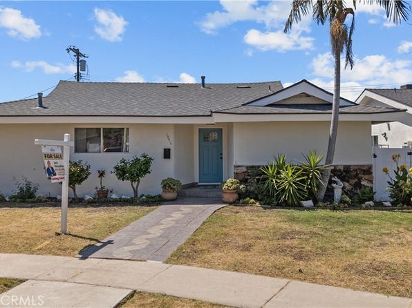 12814 Arminta St