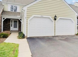1483 Shire Cir #289, Inverness, IL 60067