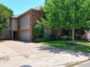 5622 Cancun Dr, North Richland Hills, TX 76180