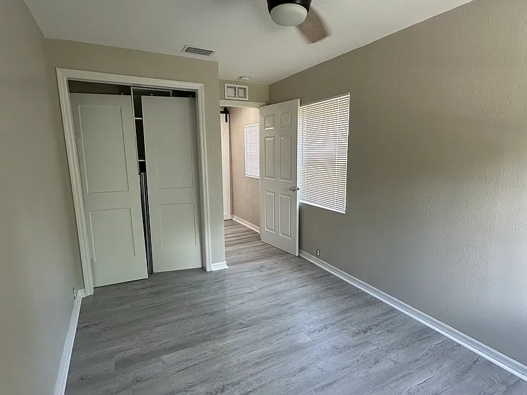1147 Kingsley St — Photo 13