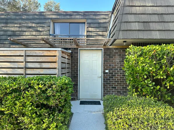 401 4th Terrace, Palm Beach Gardens, FL 33418