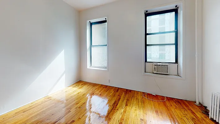 Rented by Bond New York | media 25