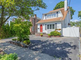 39 Nassau Rd, Great Neck, NY 11021