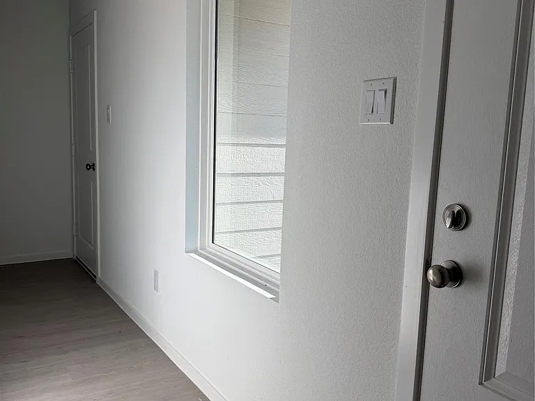 12809 Naval Dr — Photo 4