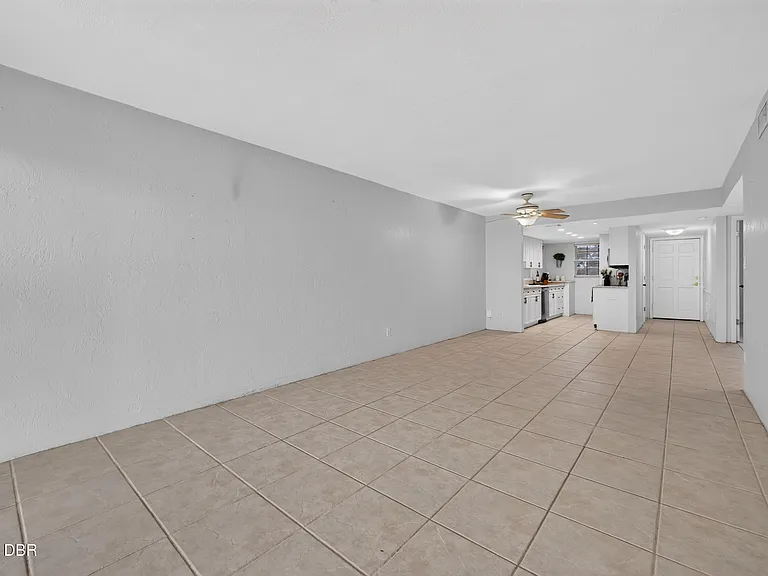 118 S Halifax Ave #402 — Photo 11