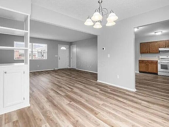3rd image of 1415 Bradshire Dr #1417