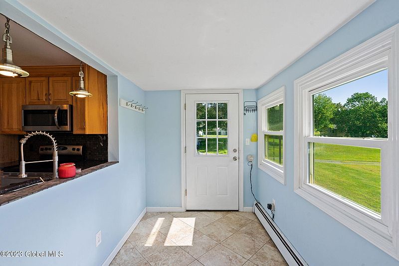 4th image of 432 Moonlawn Road