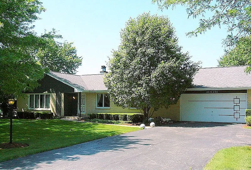 28W250 Judith Ct photo 1