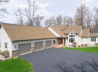 638 Woodland Cir, Waupaca, WI 54981