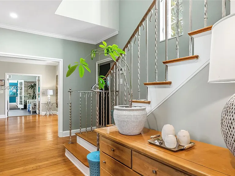 4805 Cherokee Ave — Photo 2