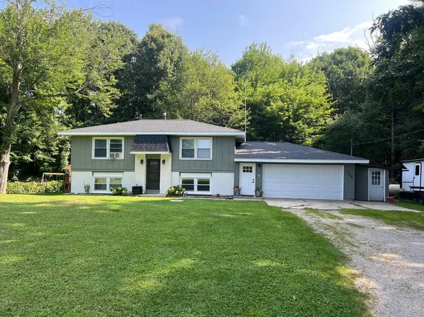 1705 S Harrison Ave, Harrison, MI 48625