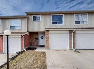 279 Bluevale St N #64, Waterloo, ON N2J 4L8