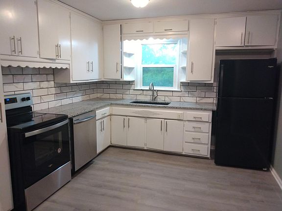 4th image of 2735 N 48th Ter