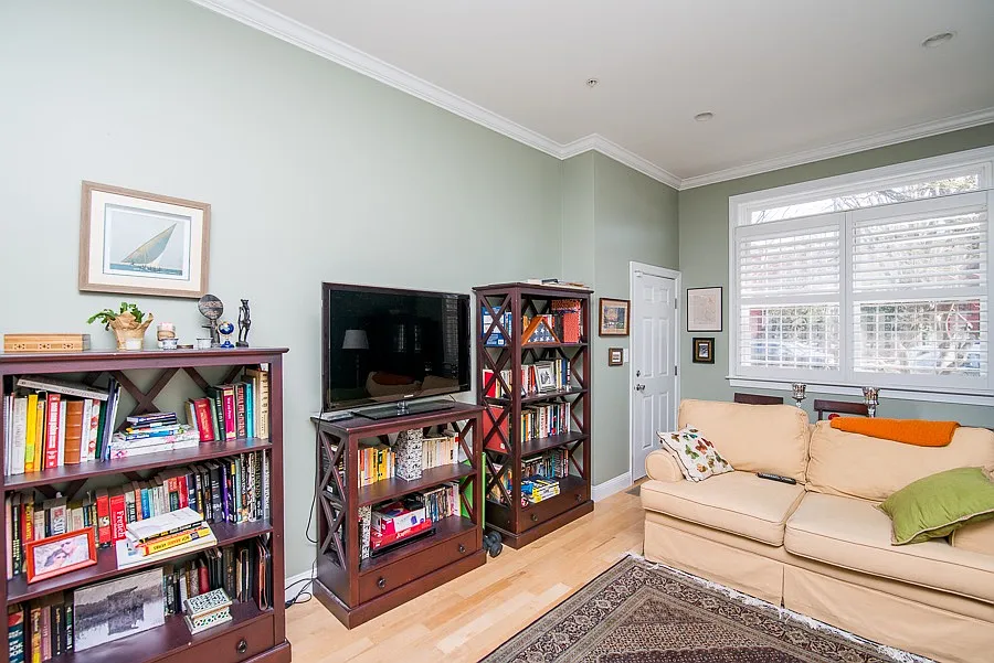 1222 Maryland Ave NE APT 1 photo 1