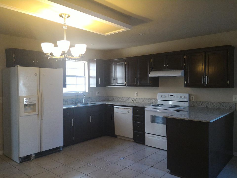 1st image of 429 N 37th Pl