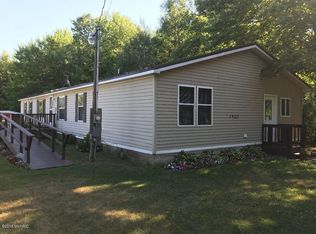 1425 E Garfield Rd, Hesperia, MI 49421